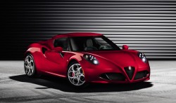 Neuer Italo-Sportler: Alfa Romeo 4C feiert Premiere in Genf